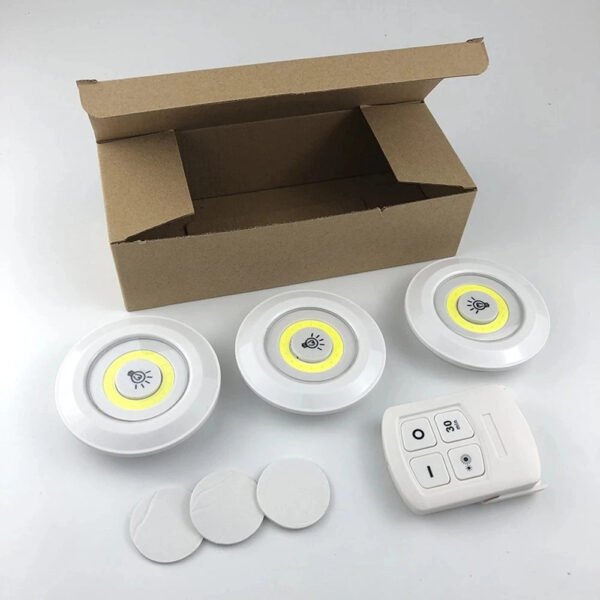 Lampe LED avec télécommande – Éclairage sans fil & facile à installer